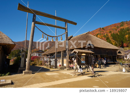 Ouchi inn in autumn, torii of Takakura Shrine, Minami Aizu, Fukushima prefecture (wide angle photography) 18919807