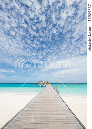 Wooded bridge in the port, with beautiful sky 18924787