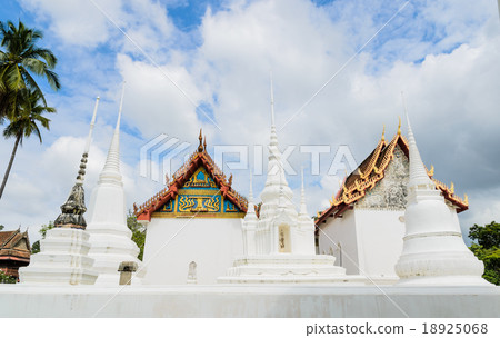 Ancient Thai temple in Thailand 18925068