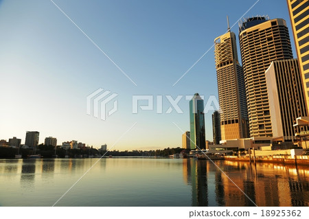布里斯班河的早晨 布里斯班河的早晨 18925362