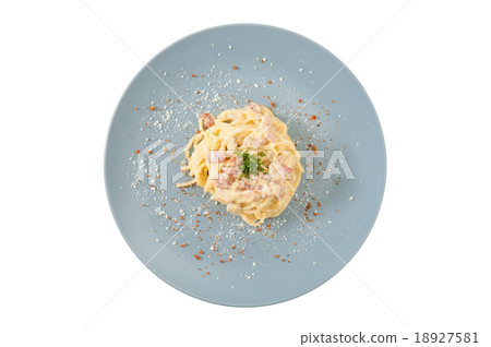 Pasta white sauce 18927581