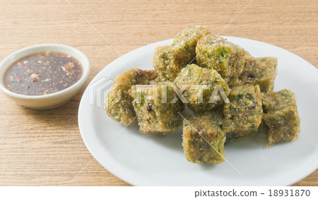 Fried Steamed Garlic Chives Dumpling Fried Steamed Garlic Chives Dumpling 18931870
