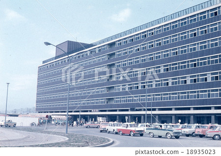 Kyushu Hakata Station Shooting in April 1964 18935023