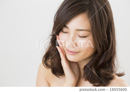 美女形象年輕的女士 18935600