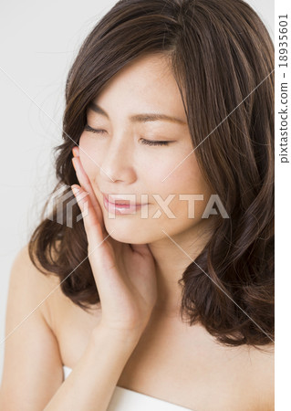 美女形象年輕的女士 美女形象年輕的女士 18935601