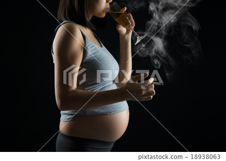 pregnant mother smoking and drinking pregnant mother smoking and drinking 18938063