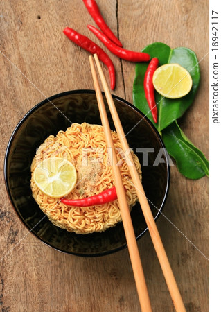 Dried instant noodles Dried instant noodles 18942117