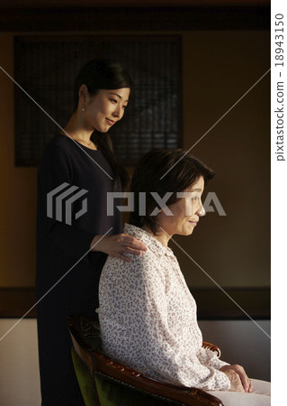 母親和女兒 18943150