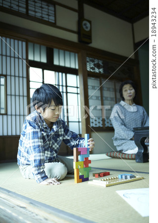 孩子們熱衷於謎題 18943234