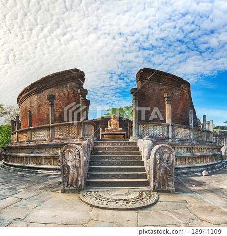 The Polonnaruwa Vatadage. 18944109