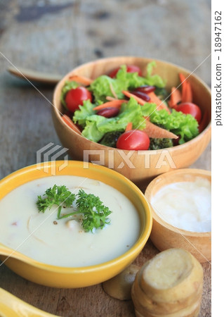 soup with vegetable salad 18947162