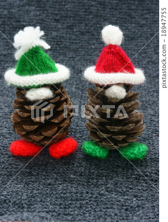 Christmas pine gnome, Xmas pinecone 18947755