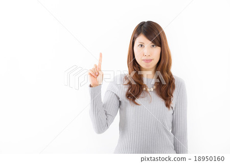 時尚的阿拉薩女人穿著毛衣 18950160