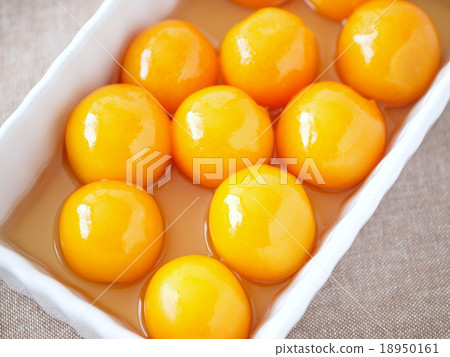 Syrup pickle of kumquat (lateral position high angle) 18950161