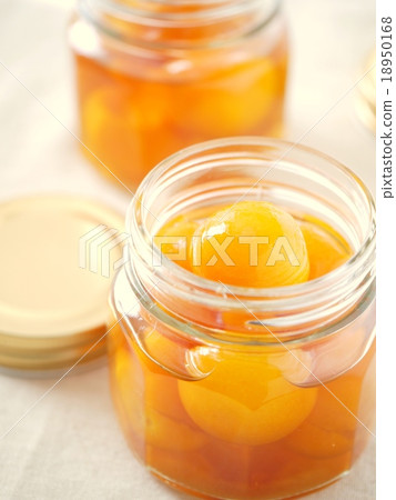 Syrup pickled with kanji (vertical position) 18950168