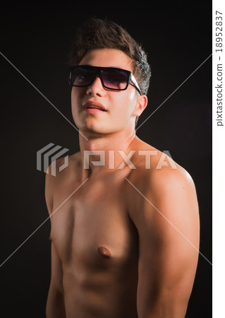 Beauty image of glam guy. Face close-up.  18952837
