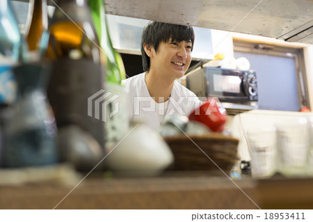 酒館 18953411