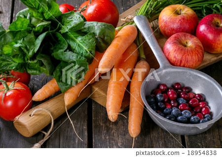 Mix of fruits, vegetables and berries 18954838