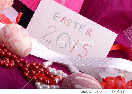 Easter background with eggs, spring decoration 18955904