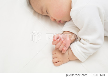 Baby's nap Baby's nap 18961601