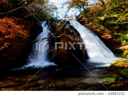 Famous waterfall Fall scenery Famous waterfall Fall scenery 18963252
