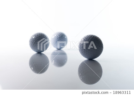 3 Golf Ball on white background 3 Golf Ball on white background 18963311