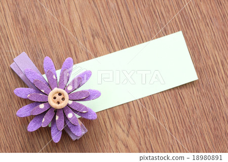 Hairpins of purple flower and note paper. Hairpins of purple flower and note paper. 18980891