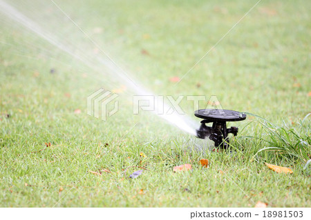 water spread out from the Sprinkler of garden equipment water spread out from the Sprinkler of garden equipment 18981503