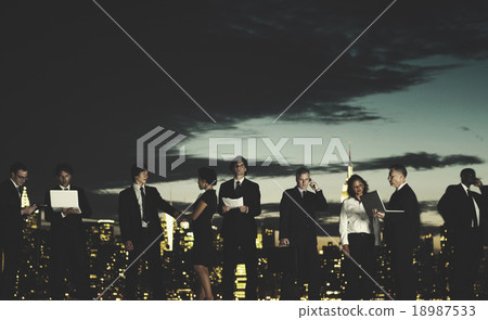 Business People Meeting Discussion Handshake Cityscape Concept 18987533