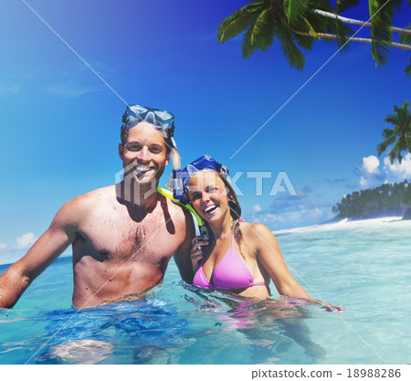 Couple Scuba Gear Paradise Summer Vacation Concept 18988286