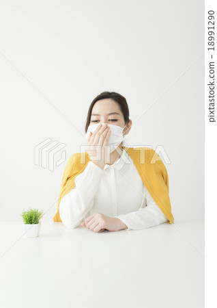 A woman with poor health A woman with poor health 18991290