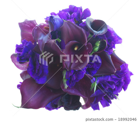 Calla lilly and eustoma flowers 18992046