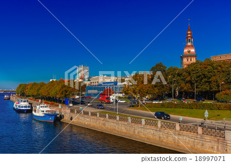 Old Town and River Daugava, Riga, Latvia Old Town and River Daugava, Riga, Latvia 18997071