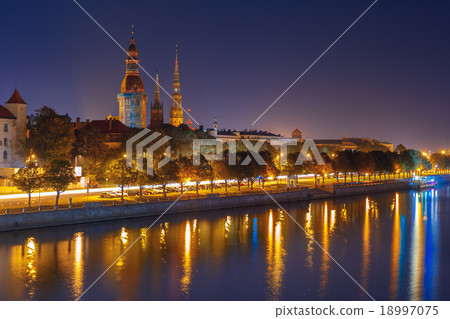 Old Town and River Daugava at night, Riga, Latvia Old Town and River Daugava at night, Riga, Latvia 18997075