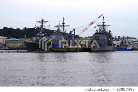 Aegis warship Shiloh & Antitam & Higgins US Navy (Yokosuka Port) 18997492