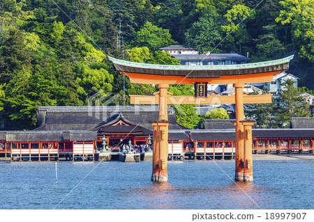 Miyajima, Famous big Shinto torii Miyajima, Famous big Shinto torii 18997907