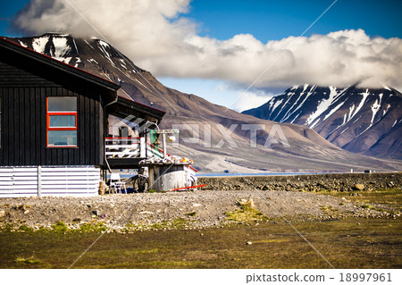 Beautiful scenic view of Spitsbergen 18997961