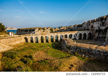 The Bourtzi tower, Methoni, Peloponnese, Greece. 18999735