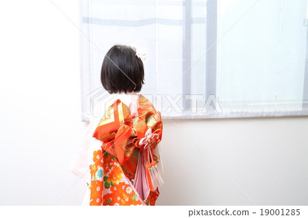 Behind the girls wearing kimonos Behind the girls wearing kimonos 19001285