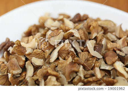 Peeled walnut 19001962