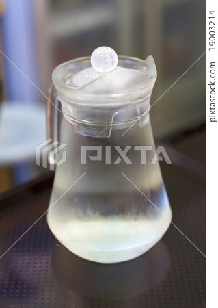 a clear jug of cold drinking water  19003214