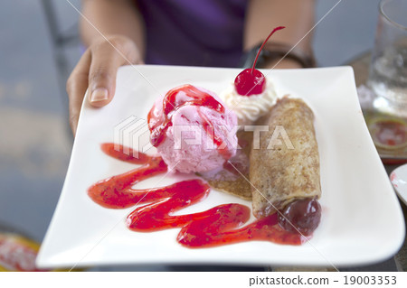 red cherry and weep cream red cherry and weep cream 19003353