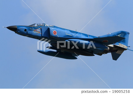 Air Self Defense Force fighter RF-4E takeoff offshore camouflage 19005258