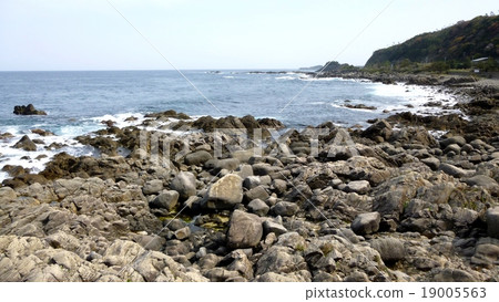 Wash board of Benkei on the Echizen coast Wash board of Benkei on the Echizen coast 19005563