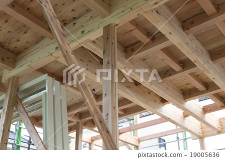 Construction site image of wooden two-story house Close-up Construction site image of wooden two-story house Close-up 19005636