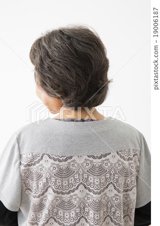 Senior women portrait 19006187