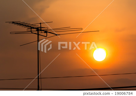Sunset sky and cloud Silhouette TV antenna 19006784