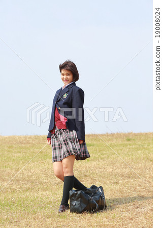 A long way A long way 19008024