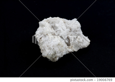 rare white quartz crystals stone rare white quartz crystals stone 19008769