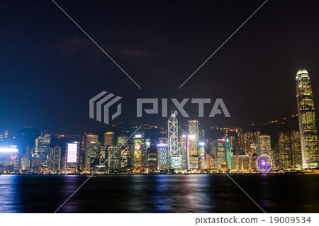 Night view of the middle ring seen from Tsim Sha Tsui (China - Hong Kong) 19009534